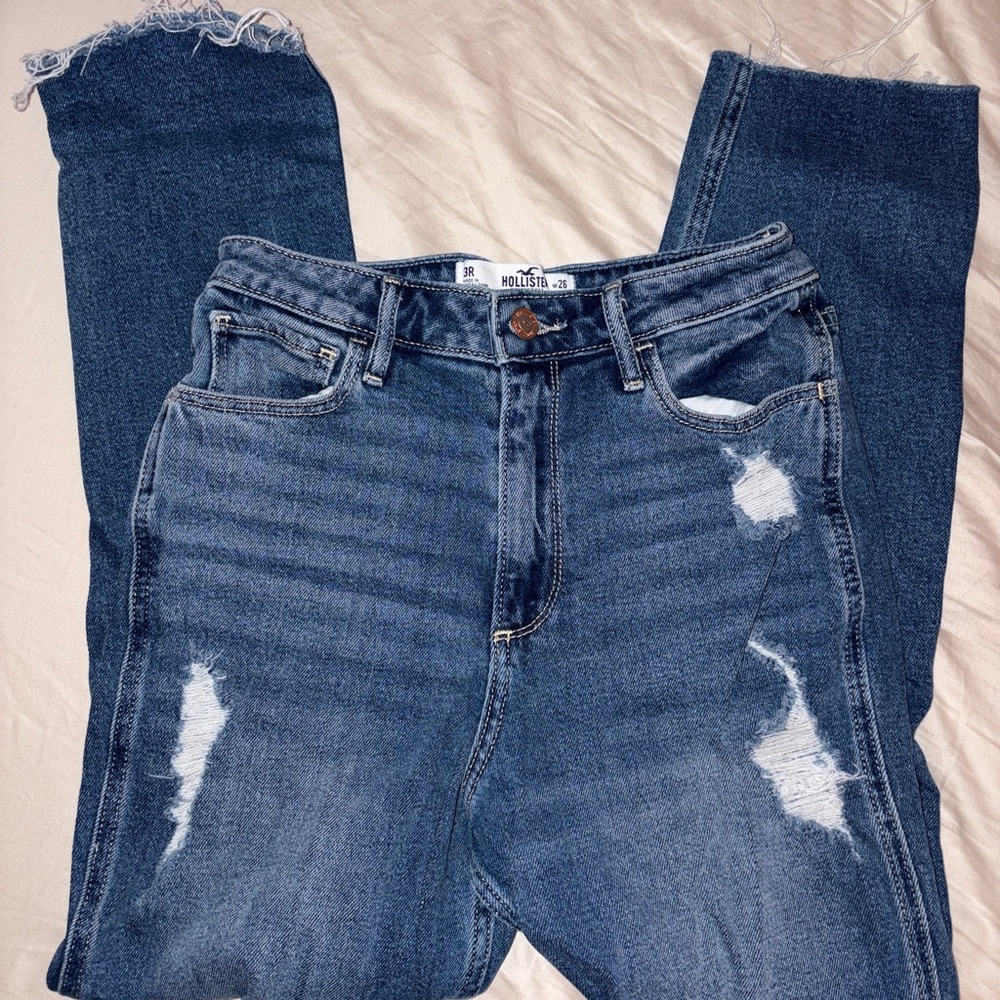 Hollister Women's Curvy High-Rise Mom Jeans